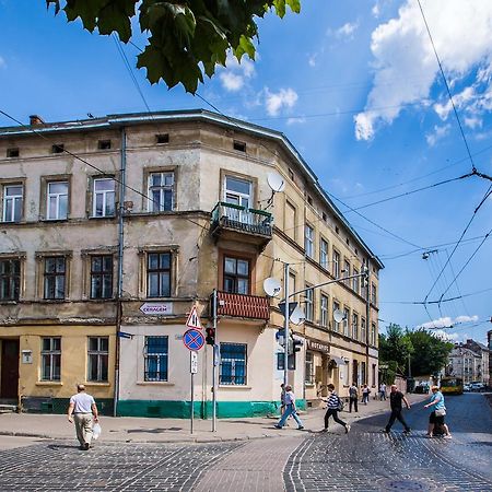 1 Bedroom Apartment Near Elizabeth'S The Cathedral Lviv Extérieur photo