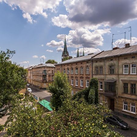 1 Bedroom Apartment Near Elizabeth'S The Cathedral Lviv Extérieur photo