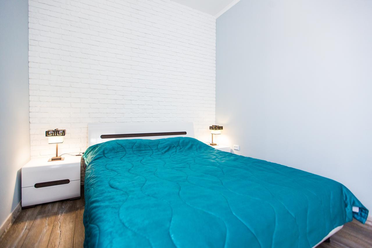 1 Bedroom Apartment Near Elizabeth'S The Cathedral Lviv Extérieur photo