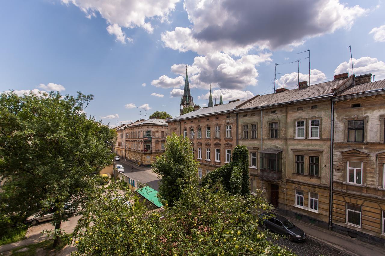 1 Bedroom Apartment Near Elizabeth'S The Cathedral Lviv Extérieur photo