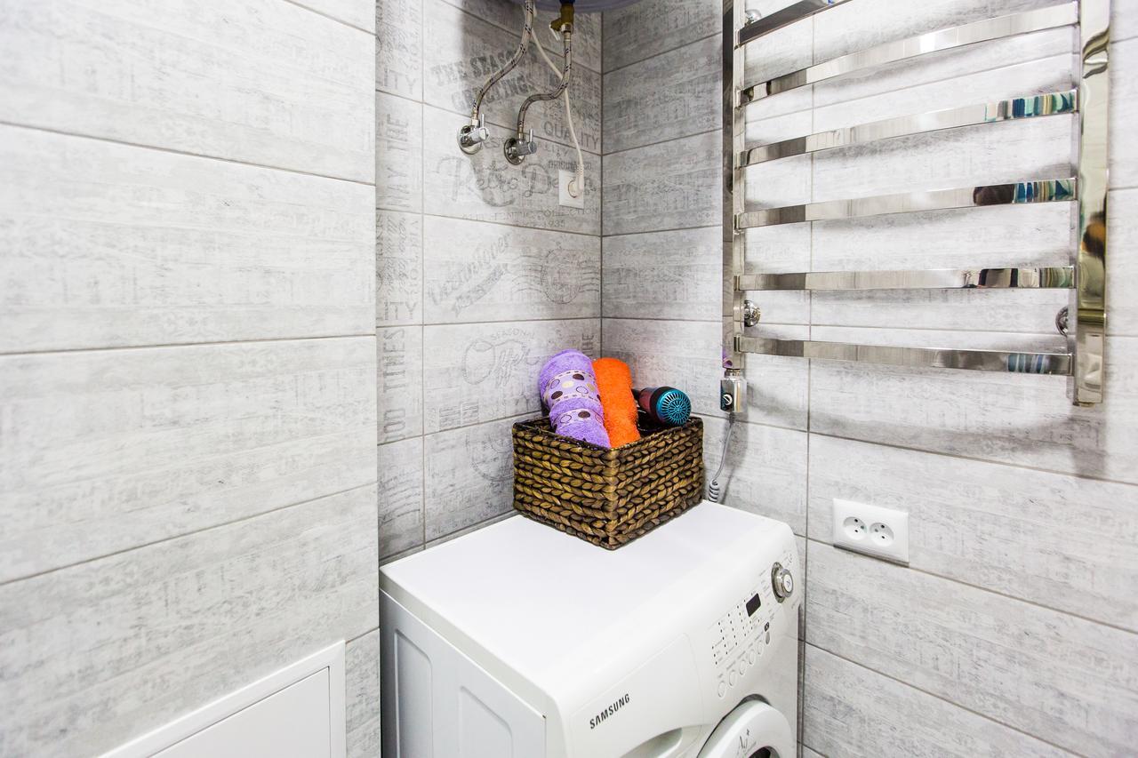 1 Bedroom Apartment Near Elizabeth'S The Cathedral Lviv Extérieur photo